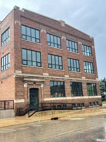 1001 SW ADAMS ST #304, Peoria, IL 61602