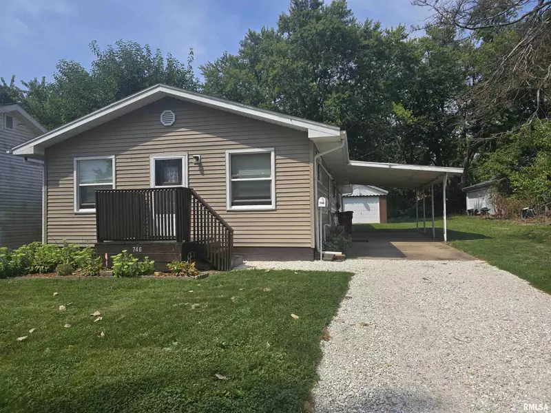 746 N 7TH AVE, Canton, IL 61520