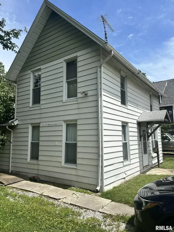 Macomb, IL 61455,512 E CALHOUN ST