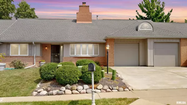 Peoria, IL 61614,7408 N BRITTANY PARK CT #8