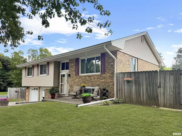 Peoria, IL 61607,5704 W COLT DR