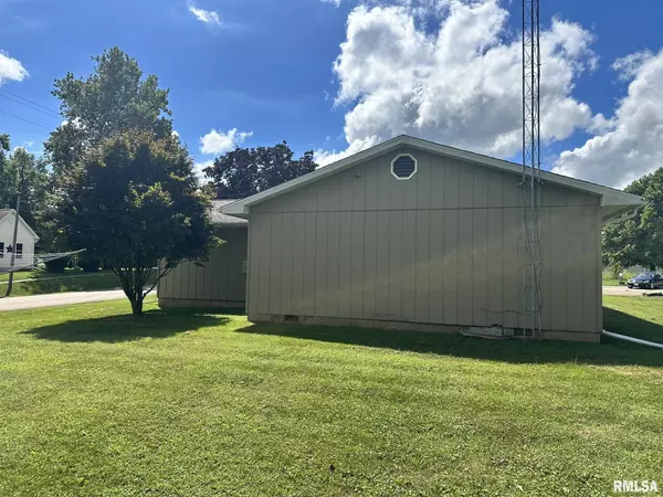 Lewistown, IL 61542,106 E SYCAMORE DR