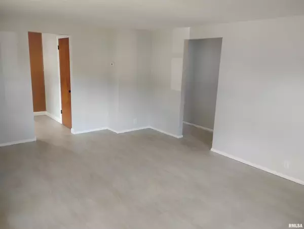 Creve Coeur, IL 61610,315 SMITH ST