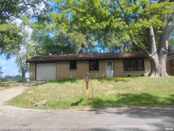 315 SMITH ST, Creve Coeur, IL 61610