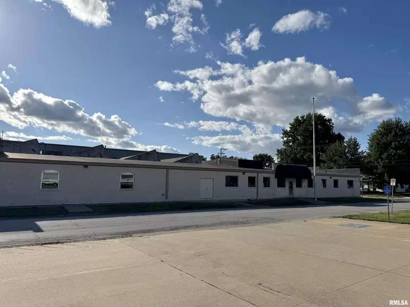 510 N PEARL ST, Macomb, IL 61455
