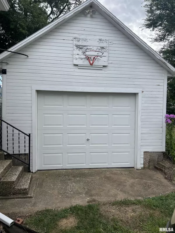 Pekin, IL 61554,1504 HENRY ST