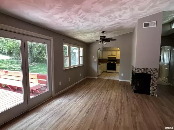 Pekin, IL 61554,2224 N GLENDALE DR