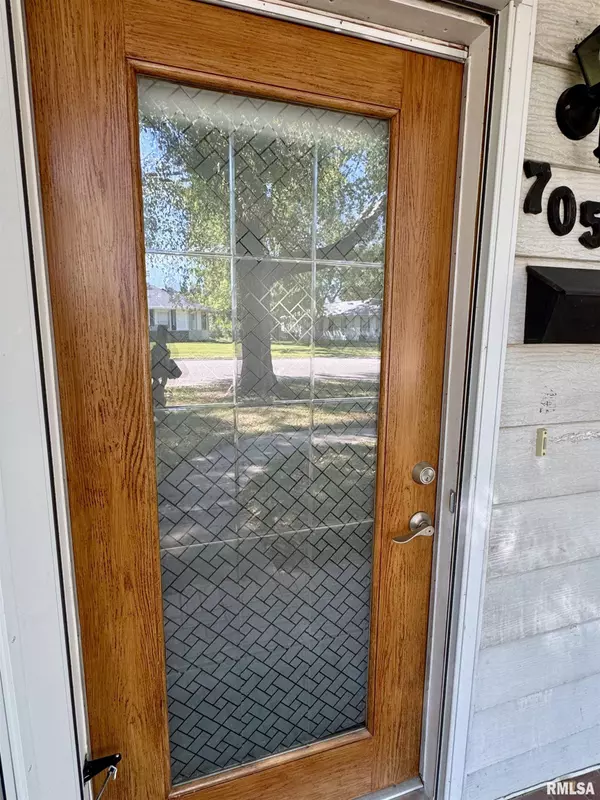 Macomb, IL 61455,705 BOBBY AVE