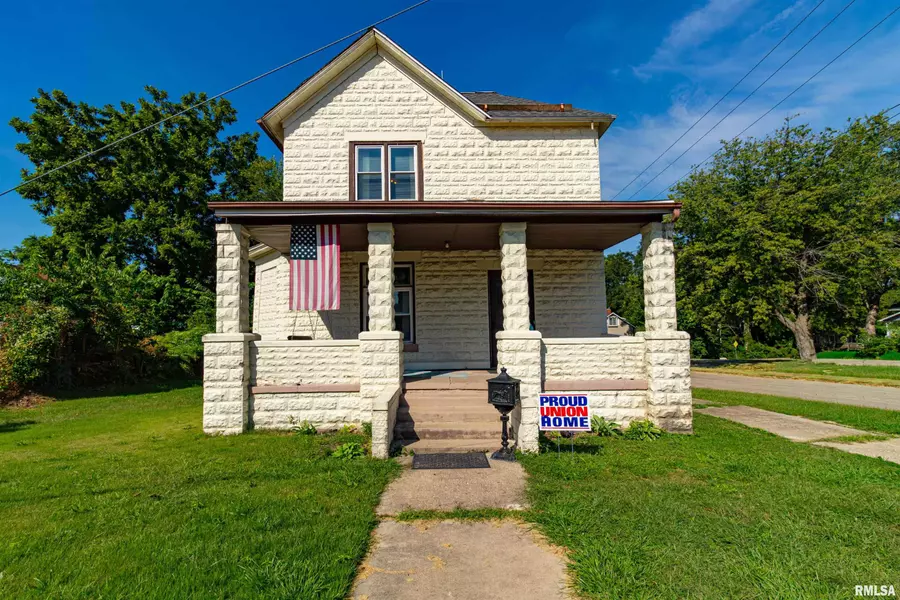 428 N MAIN ST, Lewistown, IL 61542