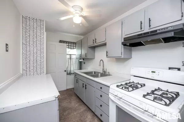 Canton, IL 61520,835 E SPRUCE ST