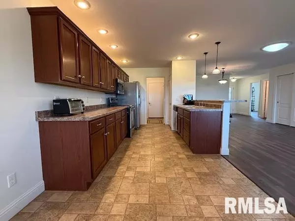 Macomb, IL 61455,311 Scotch Pine DR