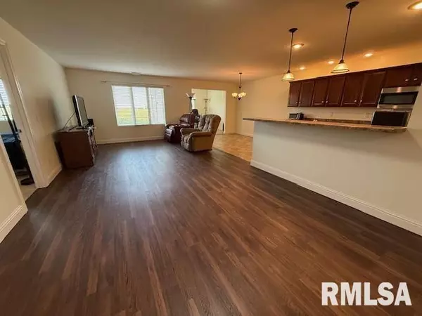 Macomb, IL 61455,311 Scotch Pine DR