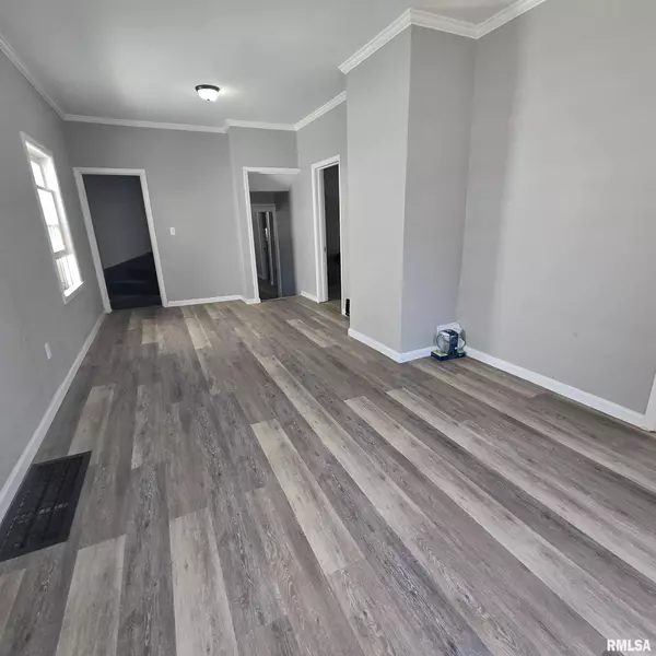 Peoria, IL 61605,2329 W MARQUETTE ST