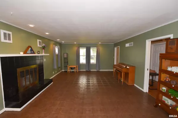 Peoria, IL 61615,10019 N SPRING LN