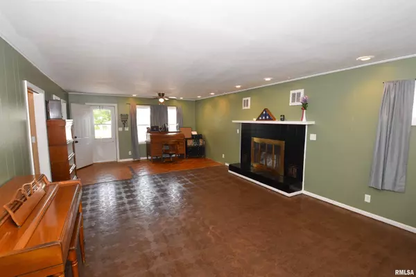 Peoria, IL 61615,10019 N SPRING LN