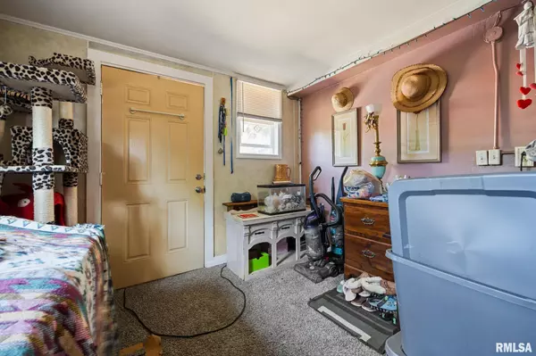 East Peoria, IL 61571,239 ELM ST