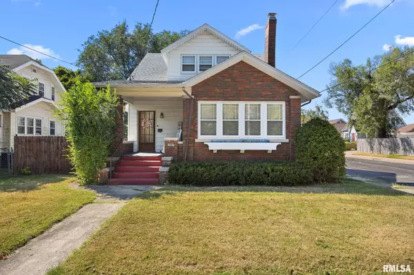 3007 N SHERIDAN RD, Peoria, IL 61604