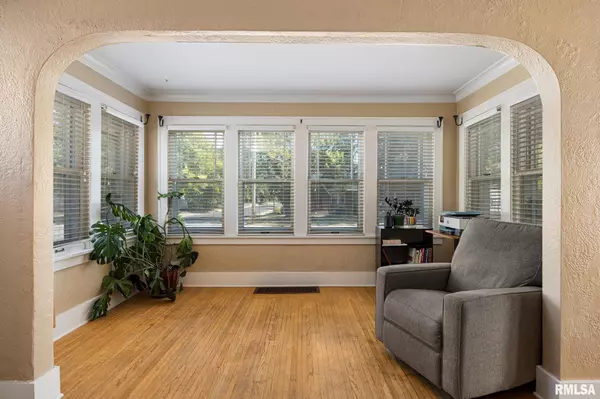 Peoria, IL 61604,3007 N SHERIDAN RD