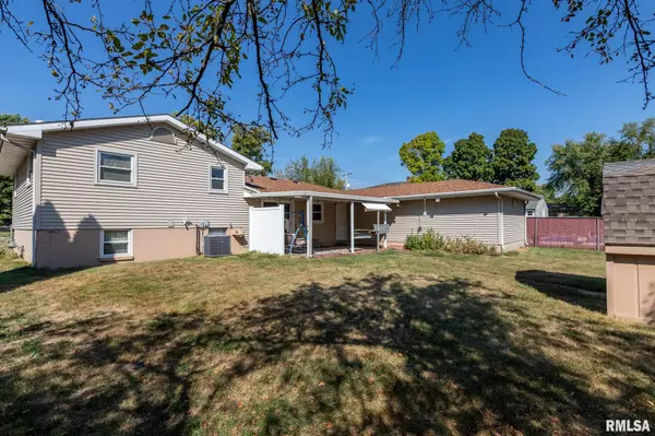 East Peoria, IL 61611,1203 SPRINGFIELD RD