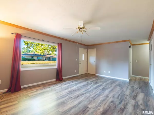 Pekin, IL 61554,2004 SHERIDAN RD