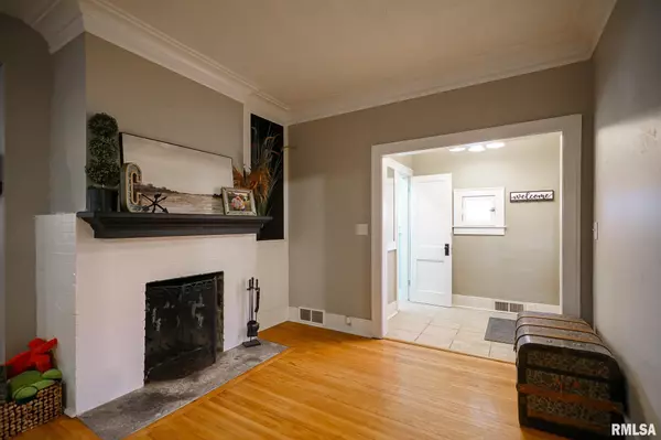 Pekin, IL 61554,415 HAINES AVE