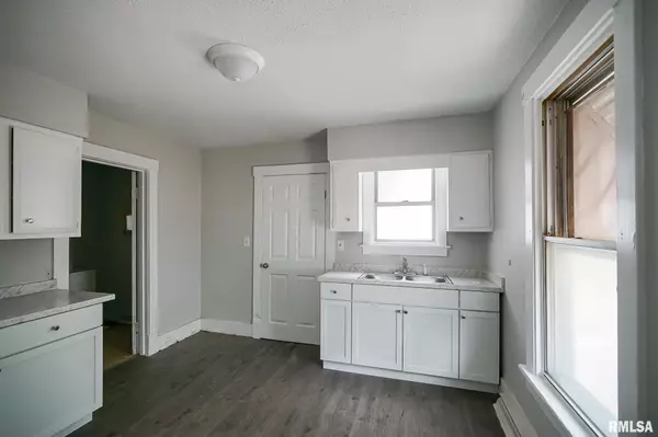 Peoria, IL 61605,2505 W HUMBOLDT DR