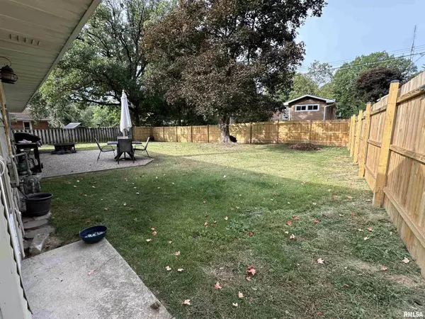 Canton, IL 61520,840 RAVINE CT
