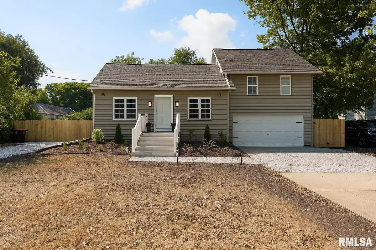 Peoria, IL 61614,6227 N SHERIDAN RD