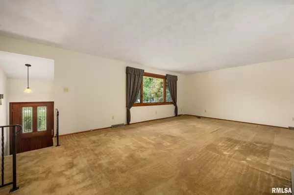 Dunlap, IL 61525,3920 W SIMPSON DR