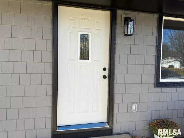 Peoria, IL 61614,5821 N GRACELAND DR