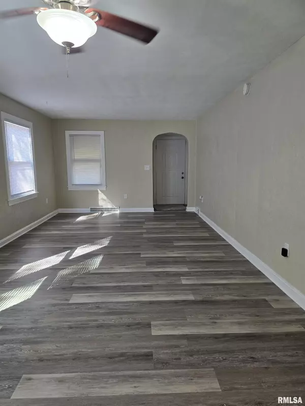 Pekin, IL 61554,1030 S 13TH ST