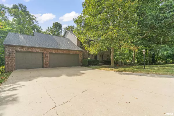 East Peoria, IL 61611,213 E SOUTH LAKEVIEW DR