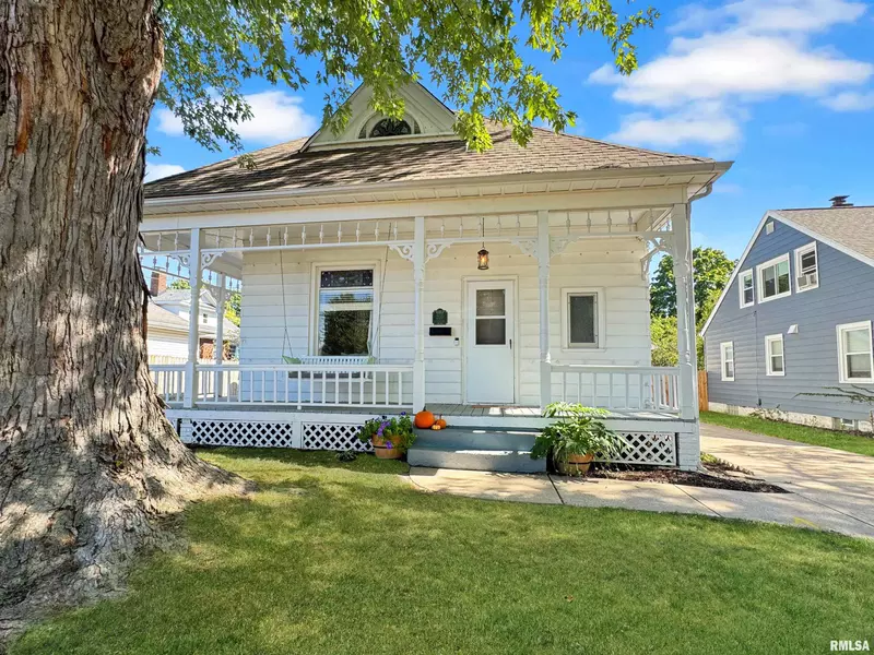205 S HIGH ST, Washington, IL 61571