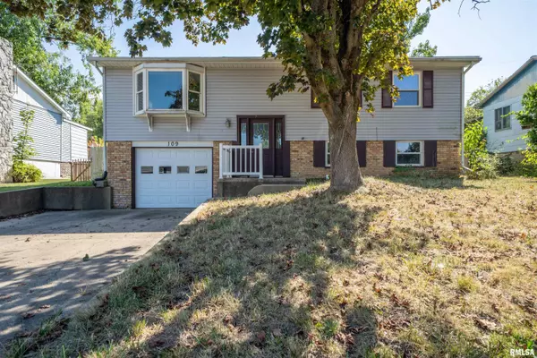 109 BLOSSOM TER, Washington, IL 61571