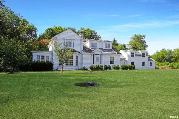 304 N LOCUST ST, Delavan, IL 61734