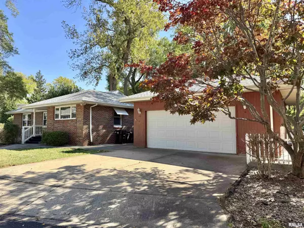 712 E WHITE OAK CT, Peoria, IL 61614