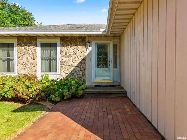 Germantown Hills, IL 61548,327 ARBOR VITAE DR