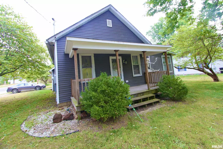 612 N CHURCH ST, Roanoke, IL 61561