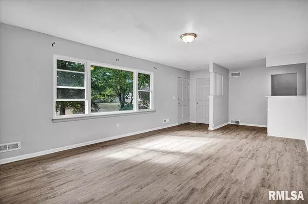 Peoria, IL 61615,3808 N WALROUND LN