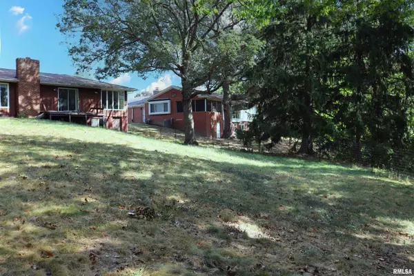 Pekin, IL 61554,32 OLYMPIA FIELDS DR