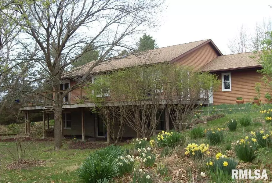 1518 UPPER SPRING BAY RD, East Peoria, IL 61611
