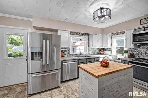 East Peoria, IL 61611,508 HIGHVIEW RD