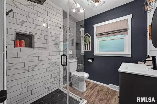 East Peoria, IL 61611,508 HIGHVIEW RD