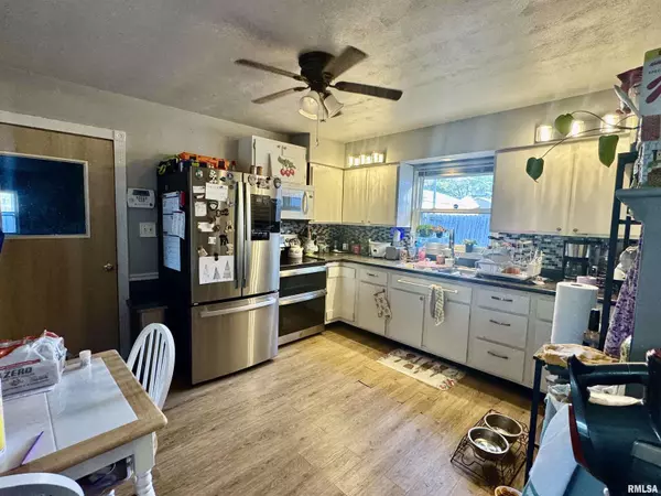 Canton, IL 61520,1140 E MYRTLE ST