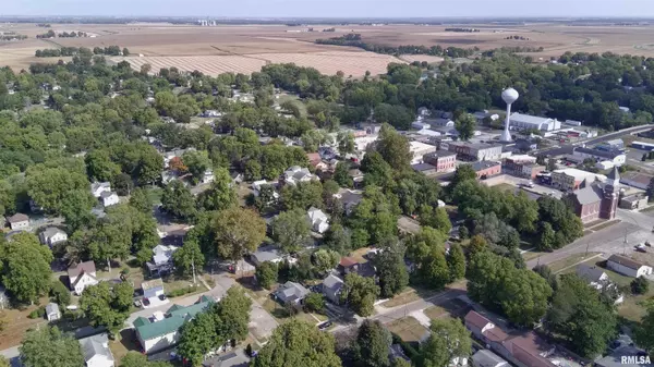 Delavan, IL 61734,412 & 414 S LOCUST ST