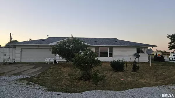 11283 E IL HWY 9, Ellisville, IL 61431