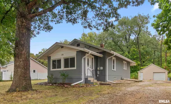 104 N INGLEWOOD DR, East Peoria, IL 61611