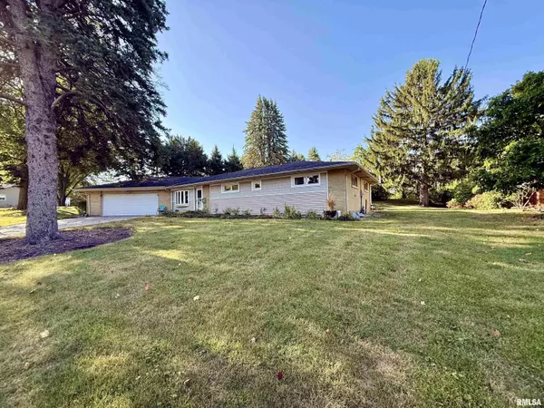 Eureka, IL 61530,608 W BURTON AVE