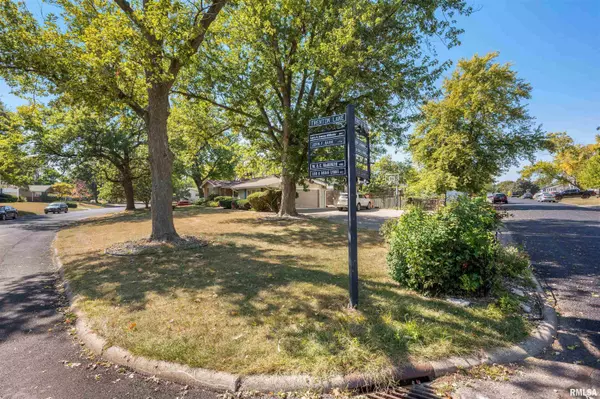 Peoria, IL 61614,6017 N TRENTON LN