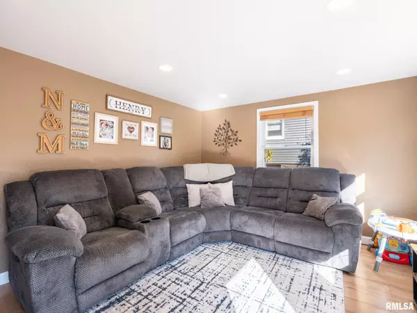 Pekin, IL 61554,1509 HENRY ST